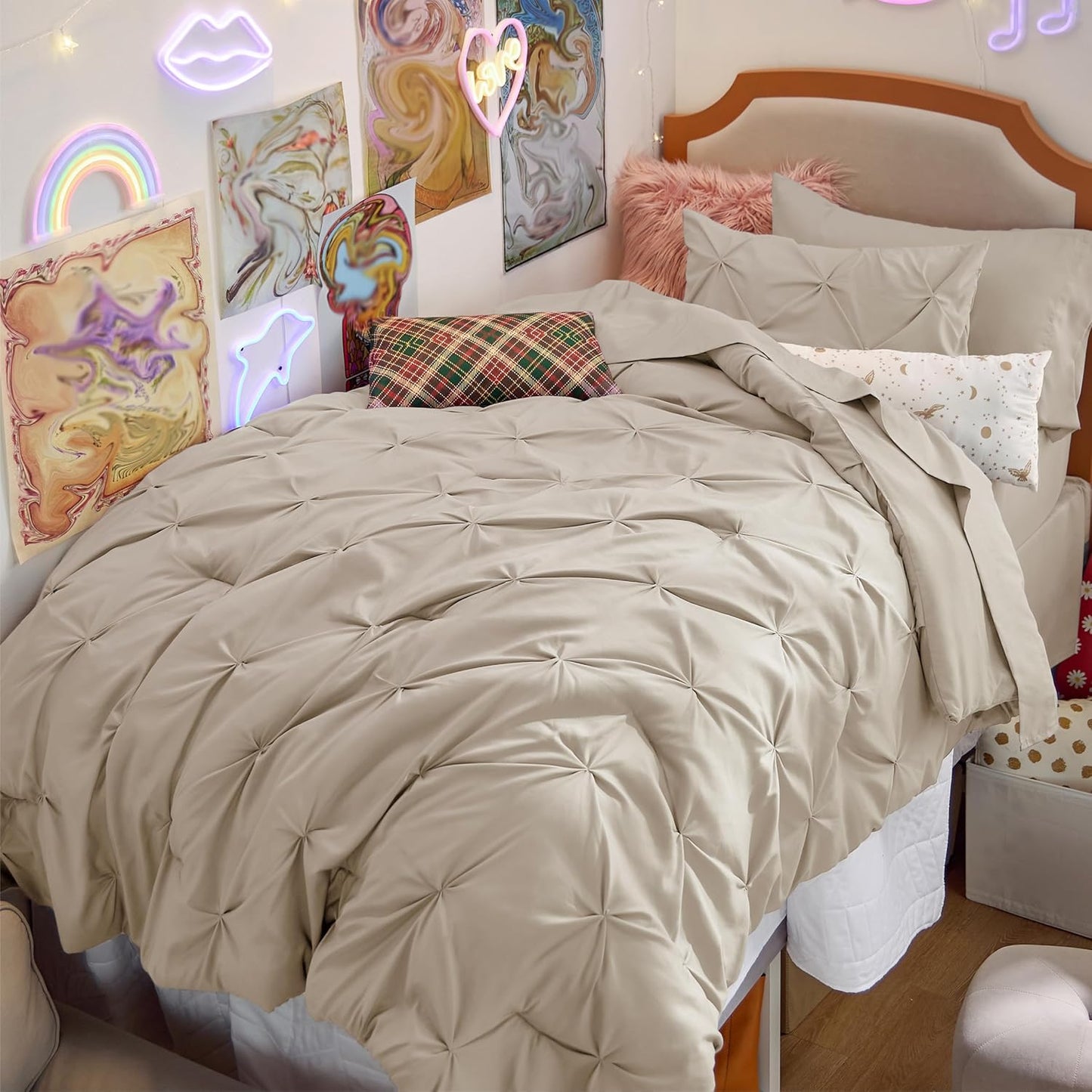 Bedsure Queen Comforter Set Dark Red - Bed in a Bag Queen Size Bedding 7 Pieces, GentleSoft™ Pintuck Bed Set Gift for Family, Pinch Pleat All Season Comforter with Sheets, Pillowcases & Shams